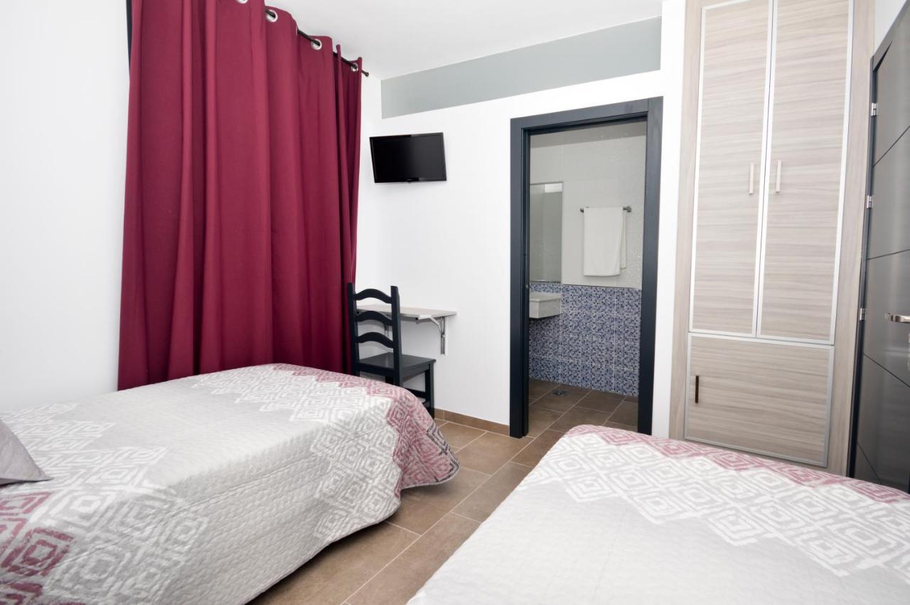 Hostal Maria Jose Conil De La Frontera Exterior photo