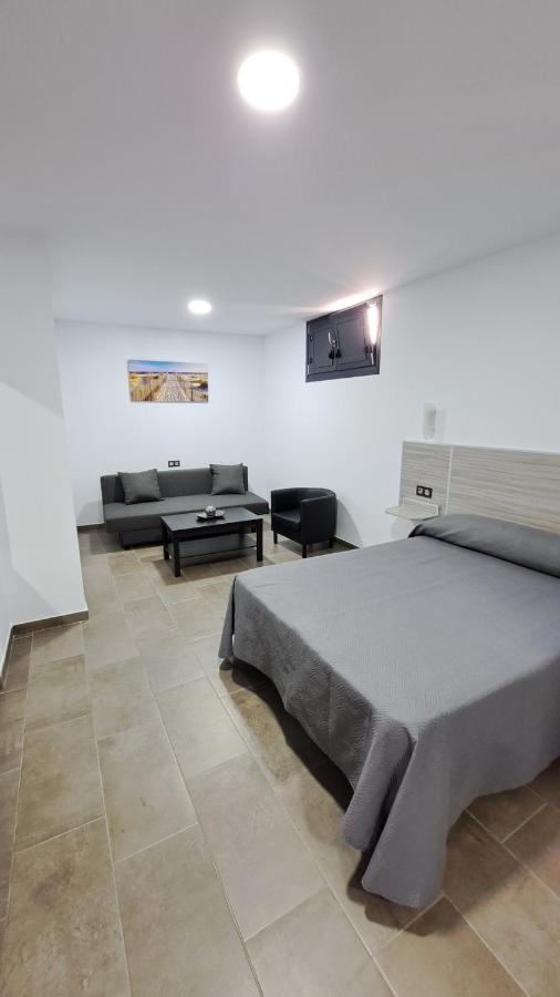 Hostal Maria Jose Conil De La Frontera Exterior photo